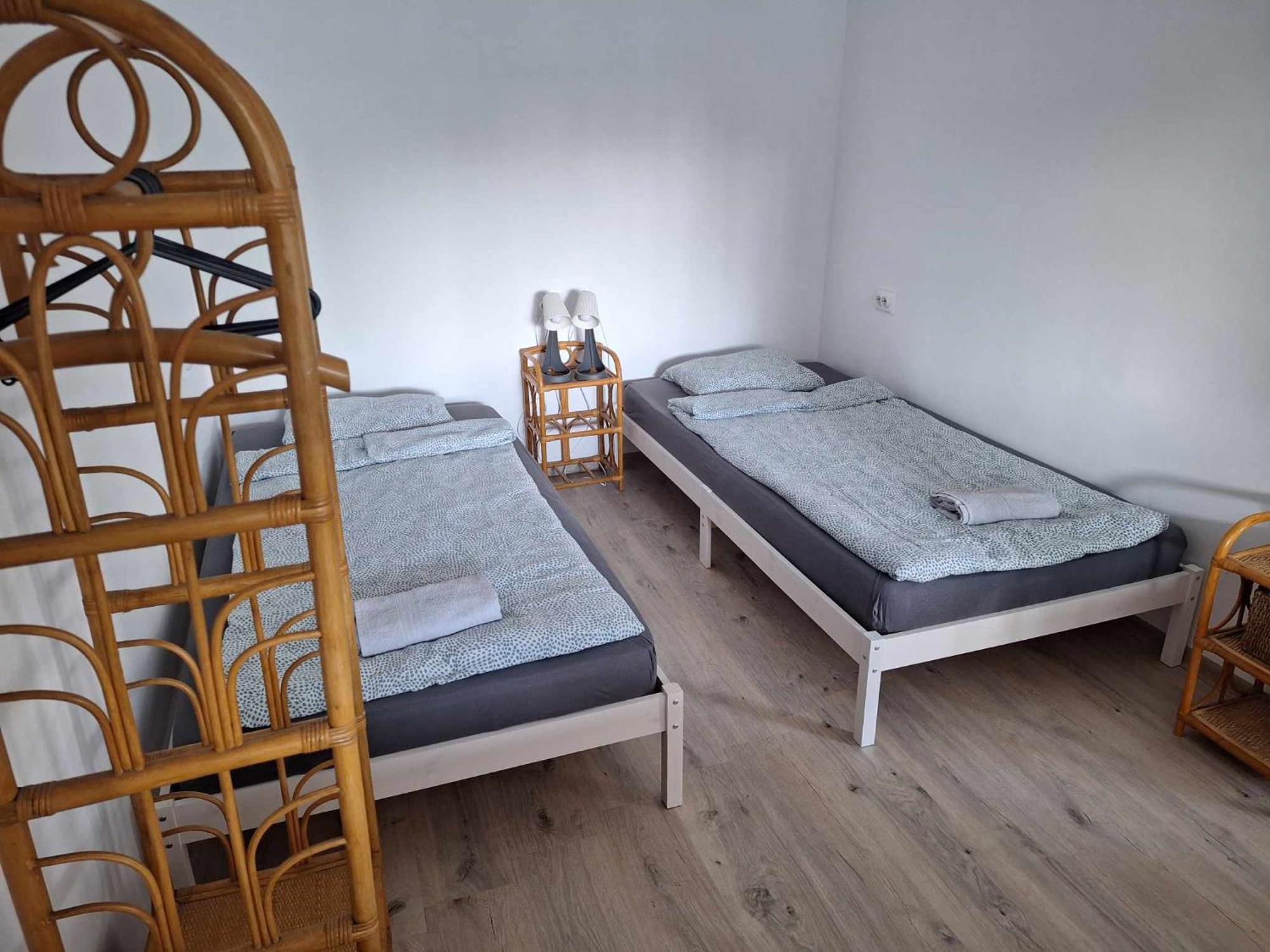 Sarga311 Ueduelohaz Szeged Villa Екстериор снимка
